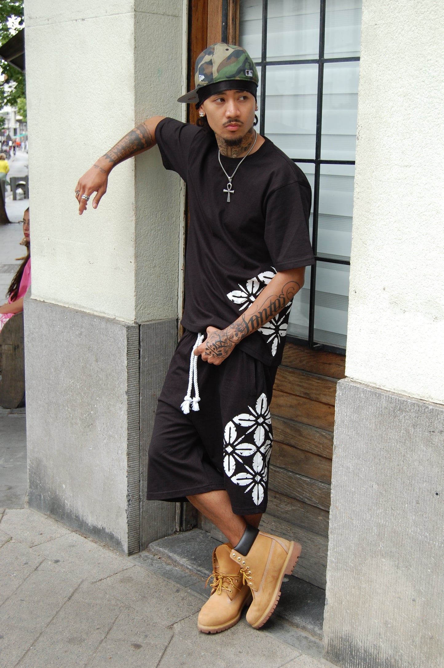 BROKEN BLOSSOM SHIRT - BLACK